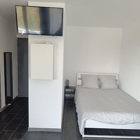 Studio Equipe Pres De Paris Argenteuil Luaran gambar